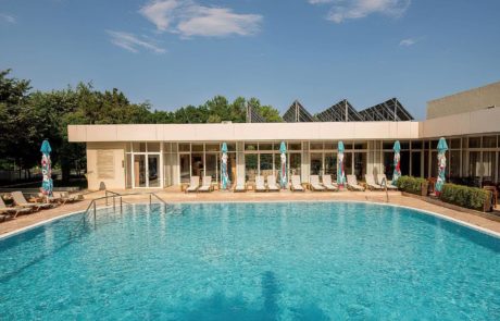 Piscina exterioara, Mediterraneo