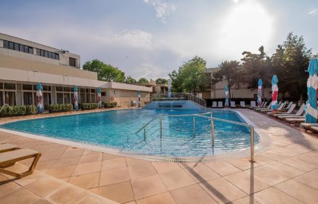 Piscina exterioara, Mediterraneo